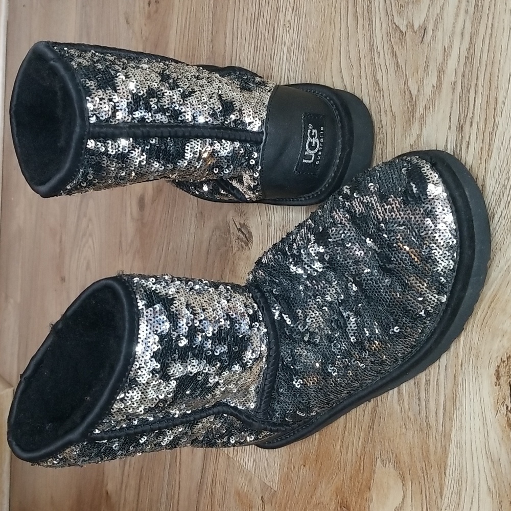 UGG Girls Black Silver Sequin Sparkle Warm Shimmer Shine Winter Boots Size 6